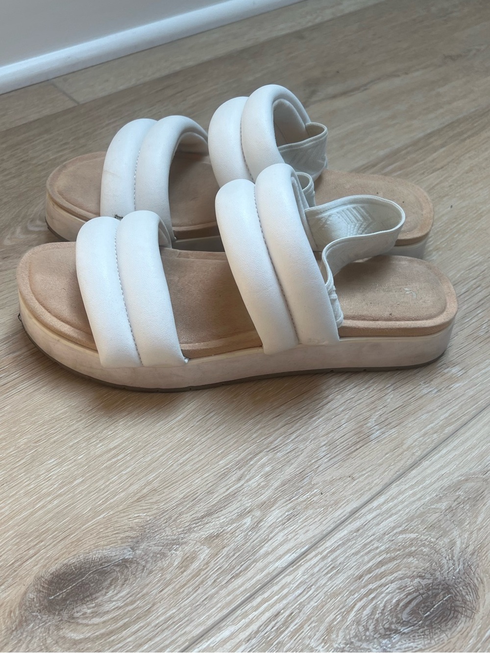 Koolaburra by UGG Women's Anida Sandal